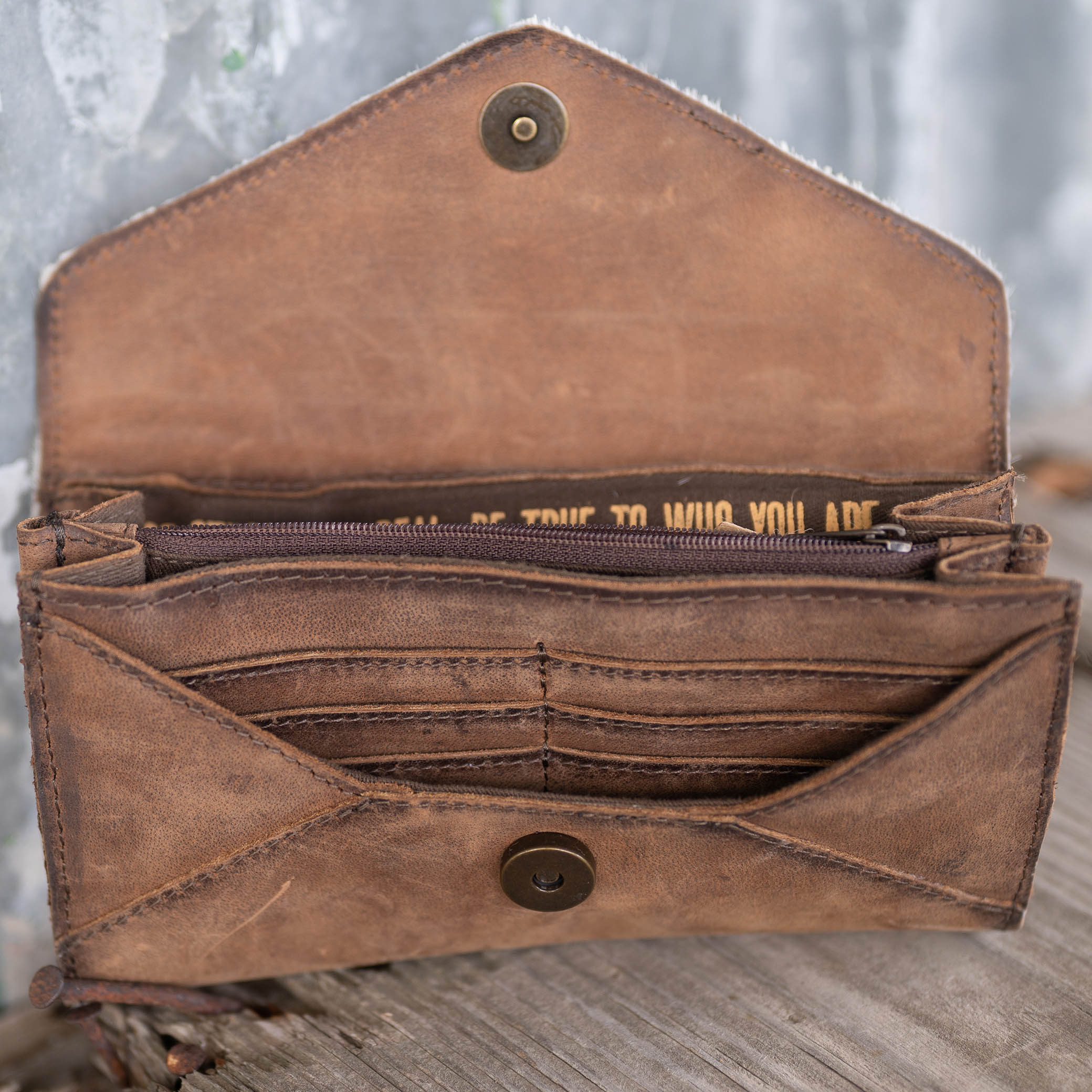 Cowhide Style Wallet - Image 5